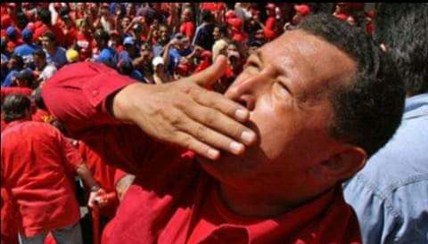 Cuando escucho al comandante Hugo Chavez, sus palabras tocan las venas de América Latina con la garra de vivir en libertad y soberania. Viva Chavez. #ChavezVive <a href="/LaResistenciaSa/">Contexto Revolucionario</a> <a href="/ArlencitaCast/">𝔸𝕣𝕝𝕖𝕟𝕔𝕚𝕥𝕒 𝕊𝕚𝕦 La Chinita</a> <a href="/NicaSoberana/">Tania la nica soberana</a> <a href="/turcios_yanina/">Yanina Turcios</a> <a href="/miltonyani/">Milton S.</a> <a href="/Isabelgonz84/">Isabel gonzalez</a>