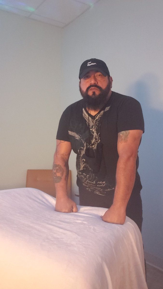 XavierResendez1's tweet photo. Let's get this day going and done! #massagetherapist #MassageFullBodyMassage #massagetherapistlife https://t.co/NskvBOe1fJ