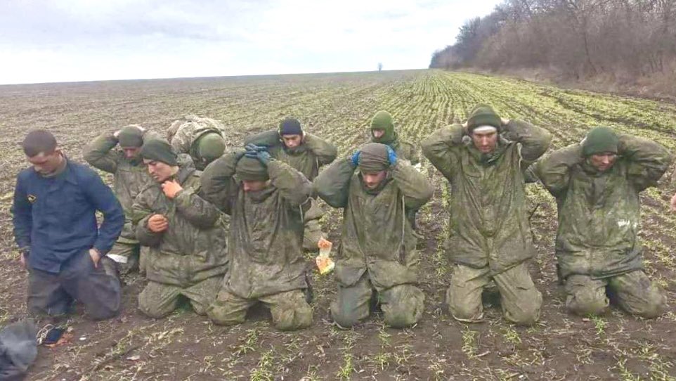 российские военные на украине. военнопленные после обмена. русские солдаты в плену на украине. российские солдаты на украим. раненные русские в украине.