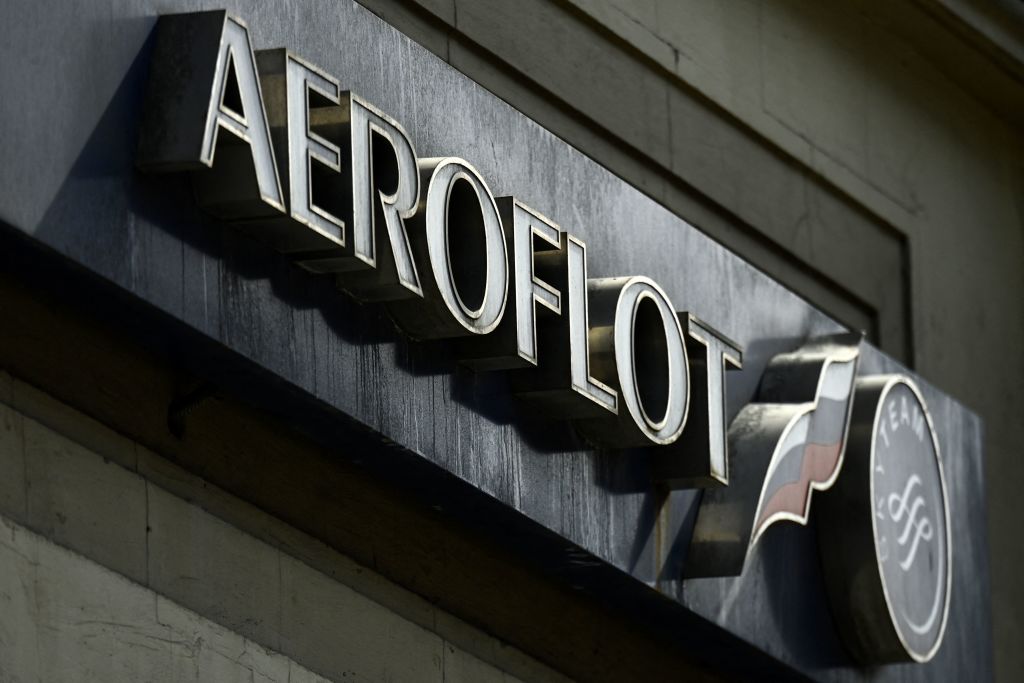 CNNEE's tweet photo. La aerolínea más grande de Rusia suspende los vuelos internacionales a todas partes excepto a Belarús https://t.co/Y55blyqNle https://t.co/6YS8xaR1mL