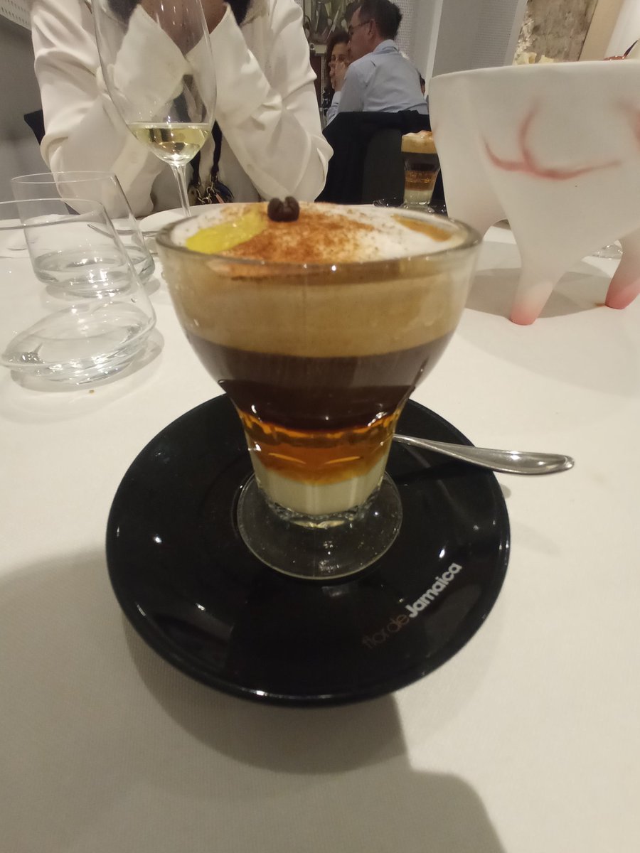 PascuOnFire's tweet image. Hoy en #CosasDeMurcianos (ahora viene uno a corregirme y me dice que esto es cartagenero) en casa de  @David_Alborada