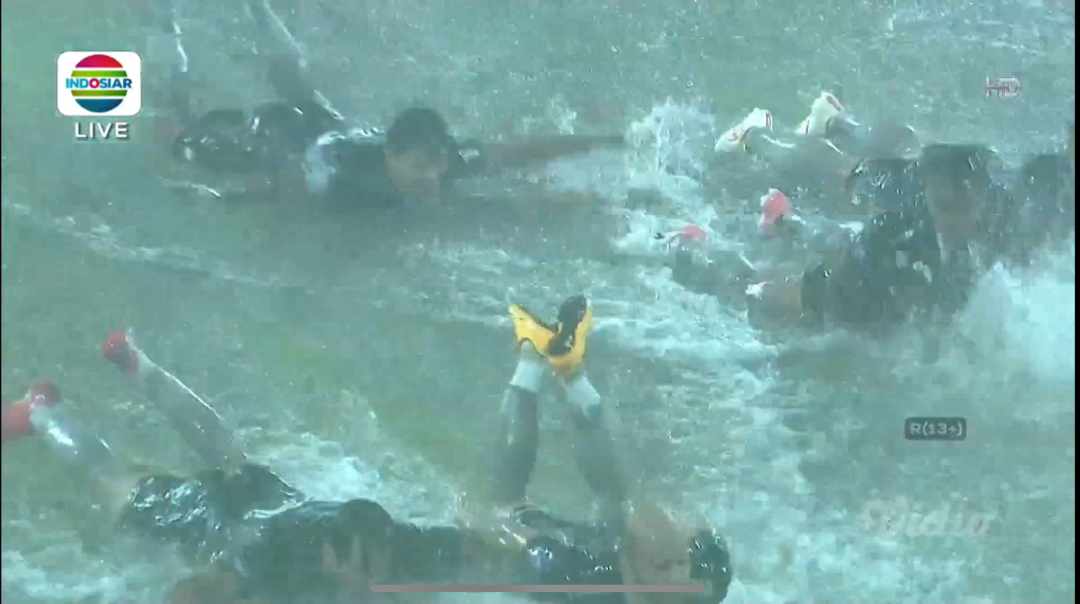 Liga 1 keren hahaa masa kecil kurang bahagia ieu pemain persib 😂