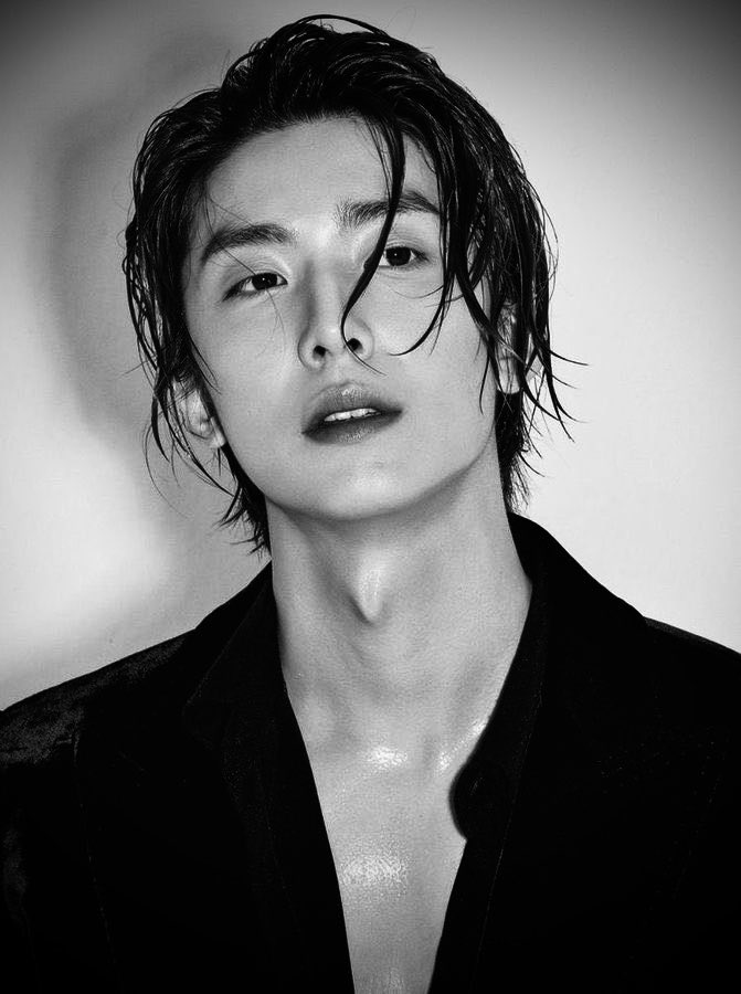 lvrhannie's tweet photo. Extremely sensitive photos from Kim Hwiyoung (+18)

a thread 🔞
#SF9 @SF9official https://t.co/NhBlZzpdlB