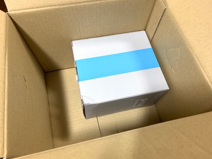 Amazon梱包 緩衝材なし 内箱潰れ