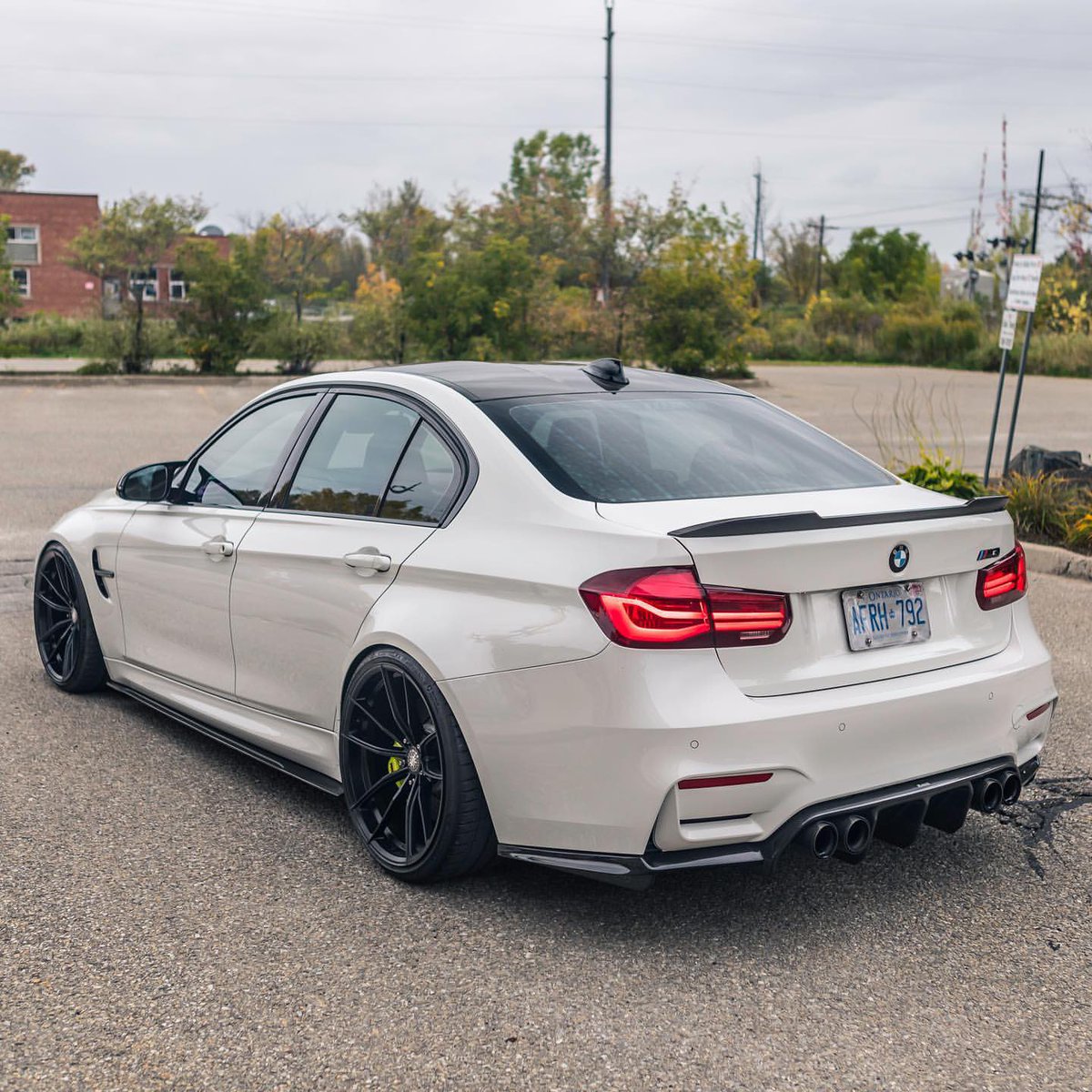 carpxrnpicx's tweet photo. BMW M3 https://t.co/g4sw7eNu41