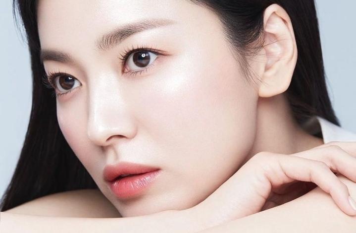 ghe0419's tweet photo. Song Hye Kyo @vitalbeautie_official

#SongHyeKyo
#kyo1122 https://t.co/dY0X6LNpVW