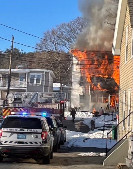 telegramdotcom's tweet photo. 1 person dead, 2 others injured after fire hits home on Hartford Street in Fitchburg https://t.co/WzW7hHsMfr #DavidDore @LeominsterChamp @fitchburgfirema https://t.co/TWEpDWs1LL
