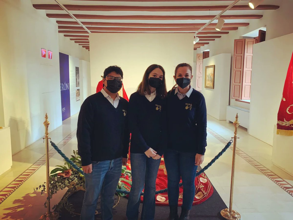 GuiAzul_OFICIAL's tweet photo. ➡️ Esta mañana hemos guiado a los visitantes de la Exposición AZVL IMPERIAL a través de su recorrido, mostrando y compartiendo su historia e importancia para los azules y para la Semana Santa de Lorca 💙

‼️ hasta el 13 de marzo y visitas guiadas los sábados a las 12.00h https://t.co/TQGu2zG2CA