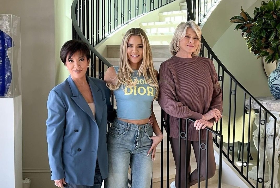 KaraBTweets's tweet photo. The way Martha is eating the other 2 UP https://t.co/8Qmme3hqqx