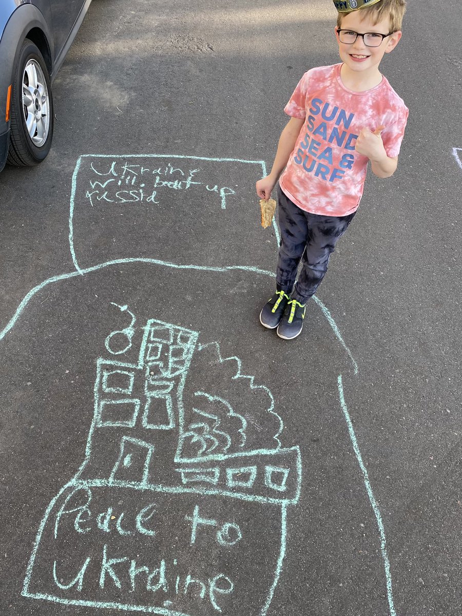 #Ukraine will beat up Russia. Go <a href="/ZelenskyyUa/">Volodymyr Zelenskyy / Володимир Зеленський</a> ! Go Ukraine! Hold strong from our 8 year old in the US.