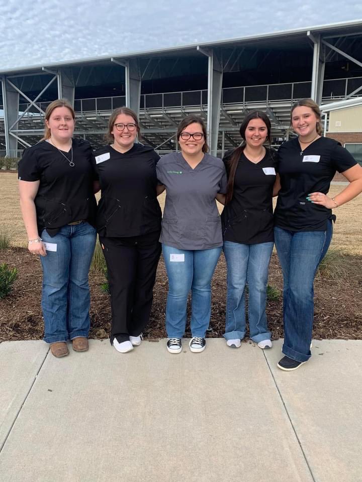 Congratulations to the Floriculture team and the Vet team for competing at the Katy Invitational on Thursday. So proud of all of y’all!! <a href="/kimkstokes/">Kim Stokes, M. Ed.</a> @MISDCareerTech <a href="/mhs_bears/">Montgomery High School</a> <a href="/MHSPTOBears/">MHS PTO</a> @Tommaney_MHS @Schur_MHS
