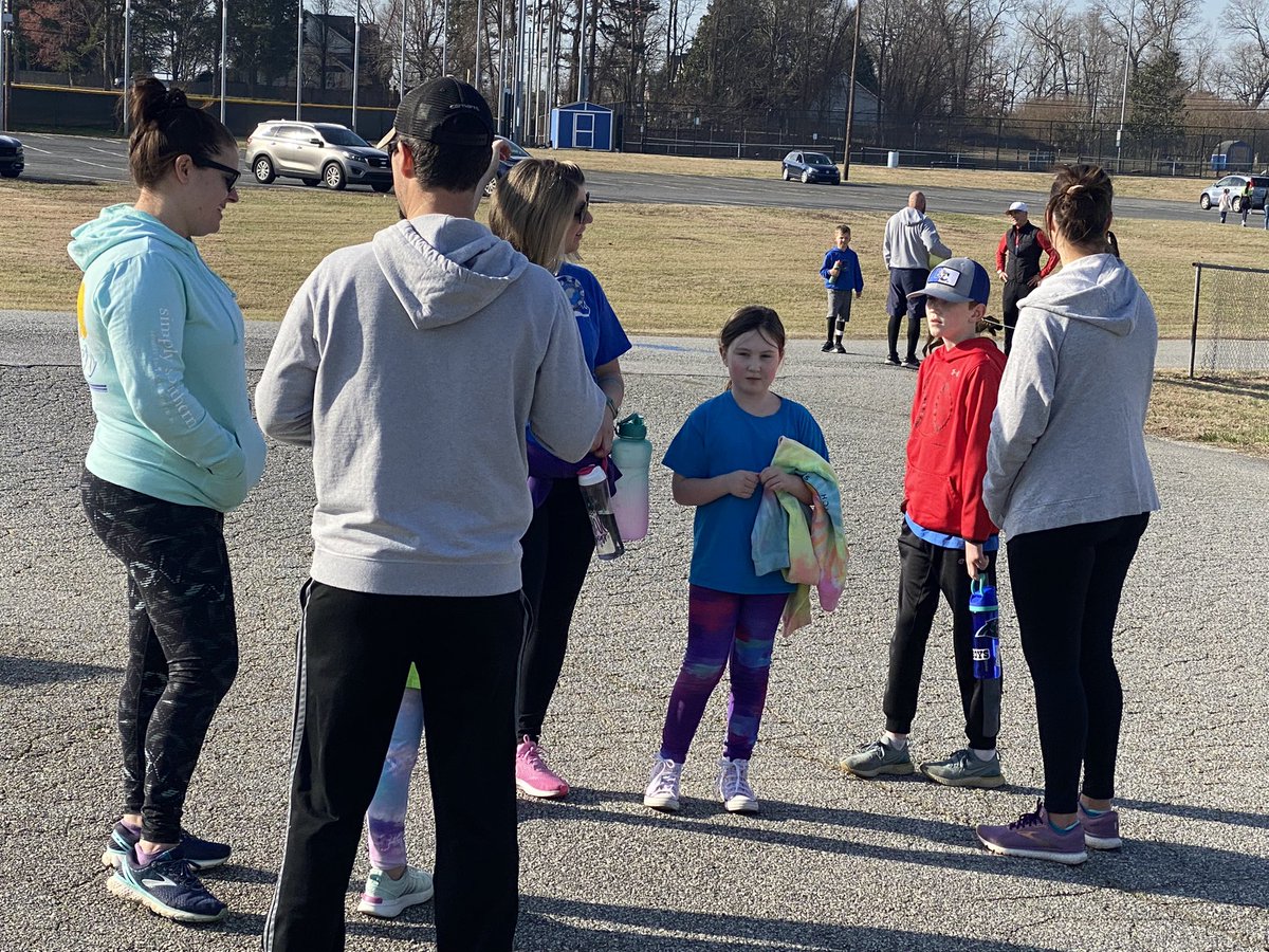 jpcooper1213's tweet photo. Awesome start to the @MillisRoadGCS @KidsRunGOFAR Spring Season this morning. Loved having so many staff and families join us! #OnwardAsOne @GCSchoolsNC https://t.co/KY3fVxPB99