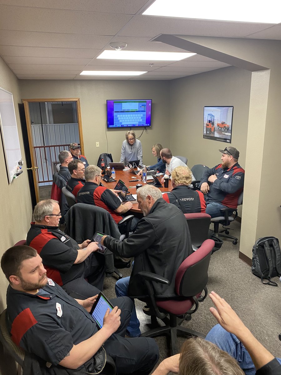 tinnacity_wit's tweet photo. You can count on F-M Forklift and Lift Pro Equipment! Leading suppliers of new and used forklifts with locations throughout North/South Dakota, Minnesota, Nebraska, Iowa, and Wyoming. In just four days, they were trained and live with Service IT. #Mobile #service #paperless https://t.co/92srSp9Bo9