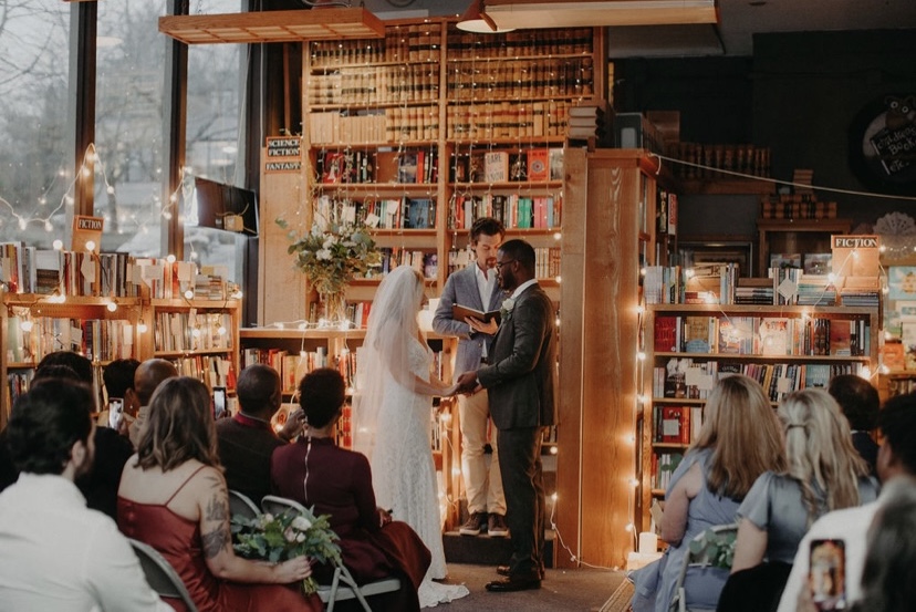 MyMercerIsland's tweet photo. Our latest newsletter is out! Here's what's inside: Bookstore Wedding | New Restaurants | FaveKitchens | Leprechaun Trail &amp; more! - https://t.co/fMFQJ6keyL https://t.co/GWXjzYCani