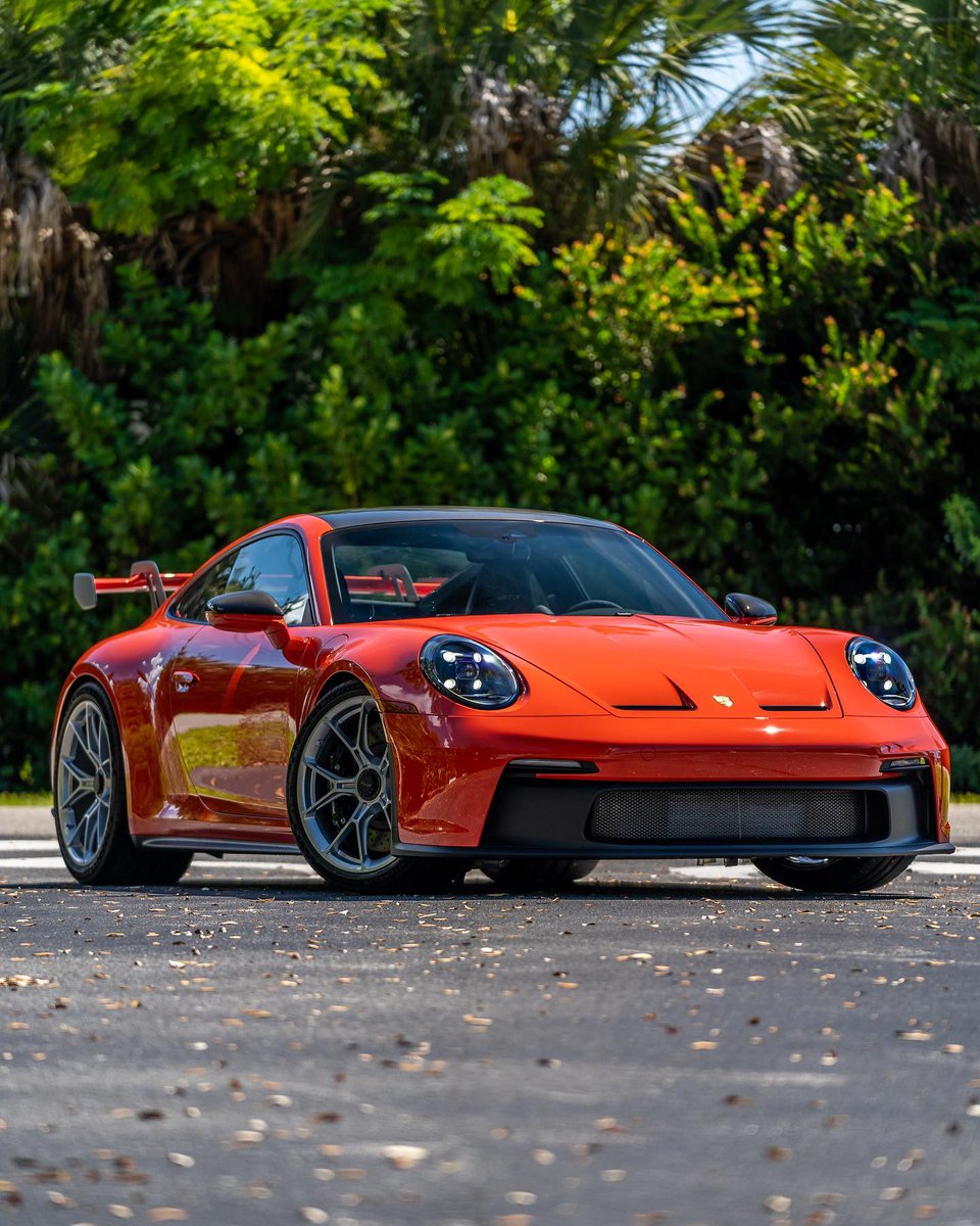 'I wanted to design a car young people could afford.' ~ Dr. #FerryPorsche.

A Lava Orange #911GT3 photographed by Swans Photography.

#Porsche #PorscheExclusiveManufaktur #Sonderwunsch #PorscheMotorsport #992GT3 #Motorsport #Lebanon