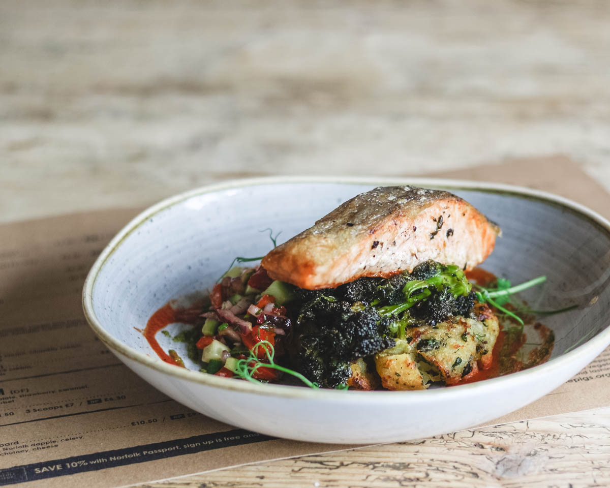 Have you tried the oven roasted salmon fillet yet? 
-served with caper and dill potato cake, roasted broccoli prawn, red pepper and chilli salsa. 

Book your table: thepigs.org.uk/food