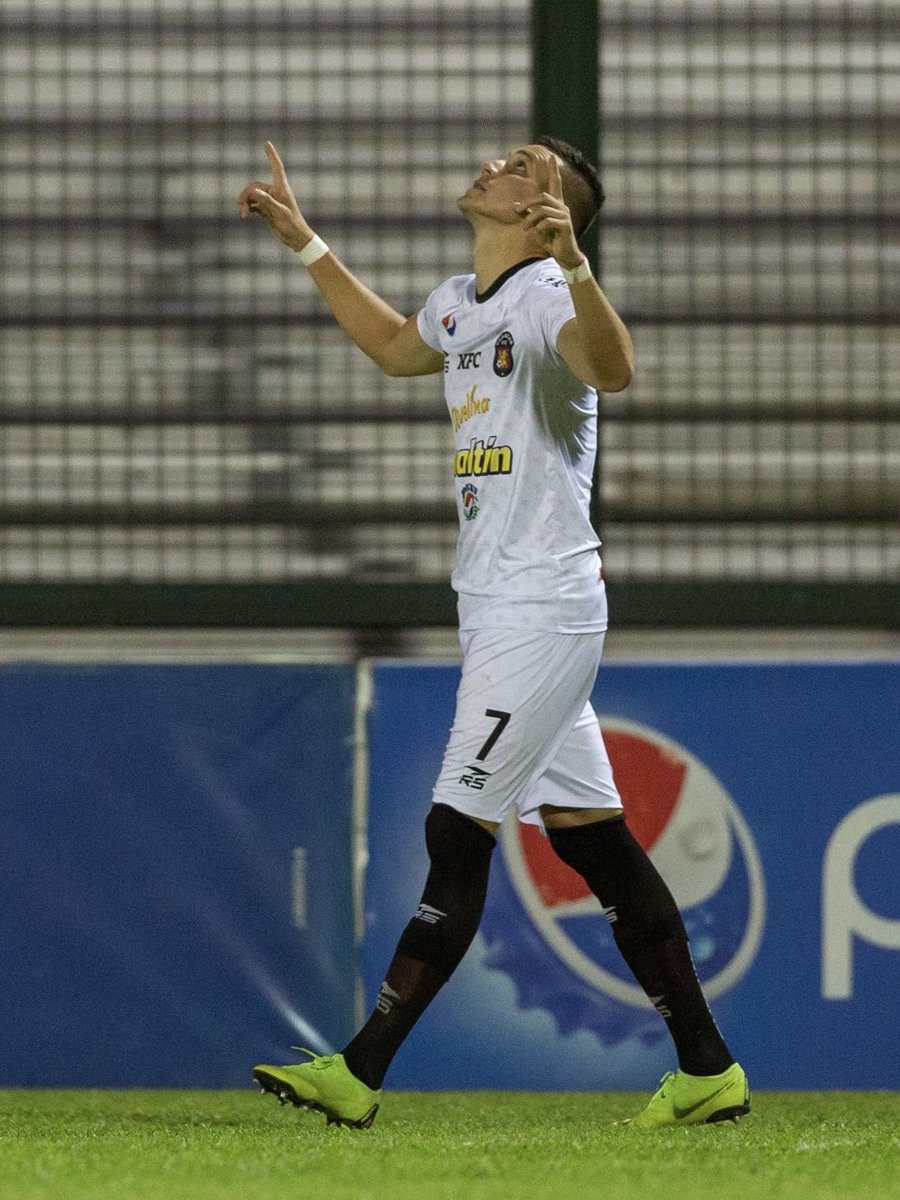 Caracas_FC's tweet photo. 𝗠𝗖𝟳 ✨⚽️

#SomosCaracas #DaleRo https://t.co/BlSFqgQGmm