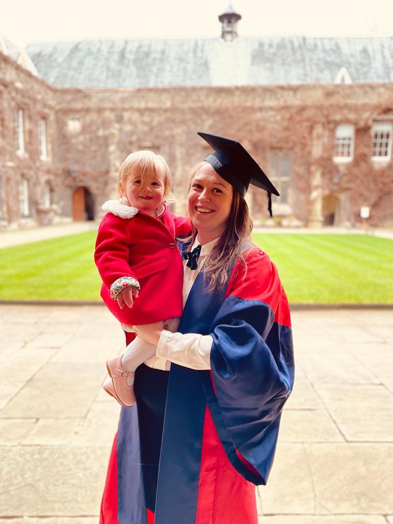 Arabella Simpkin Begin MD PhD (@greyscalespaces) on Twitter photo Incredible to be back amongst the dreaming spires celebrating my DPhil (PhD) from <a href="/UniofOxford/">University of Oxford</a> ... could not have got here without the support of my beautiful family and friends all around the globe 🇬🇧 🇺🇸 🇦🇺 Incredible to be back amongst the dreaming spires celebrating my DPhil (PhD) from <a href="/UniofOxford/">University of Oxford</a> ... could not have got here without the support of my beautiful family and friends all around the globe 🇬🇧 🇺🇸 🇦🇺