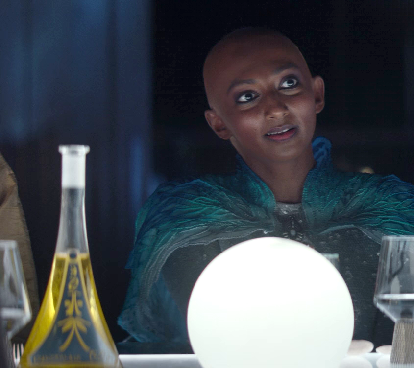 TrekCore's tweet photo. Introduced in "Two Days and Two Nights," Risa's wine has made its way across the Alpha and Beta Quadrants -- served at the Deltan colony on Raritan IV and at Guinan's bar in Los Angeles.
#StarTrek #StarTrekPicard #BakulaTime https://t.co/Tze3mQJvUC
