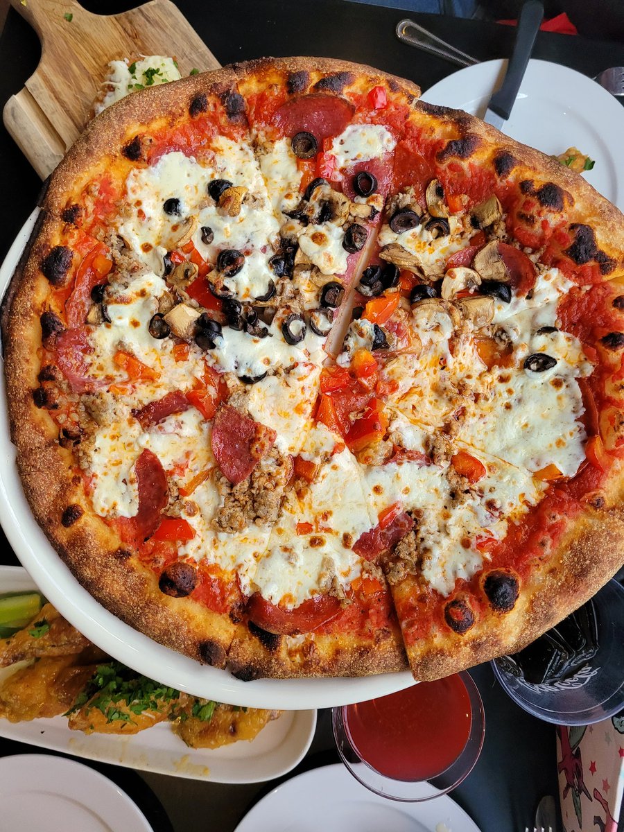 mrwugglythepug's tweet image. Fun times at @sedonapizzaandpasta the tons of pugs and a ton of fun. Wonderful food and a fun time!!

#pugsocial #pugfun #AZ #sedona #funtimes #fun