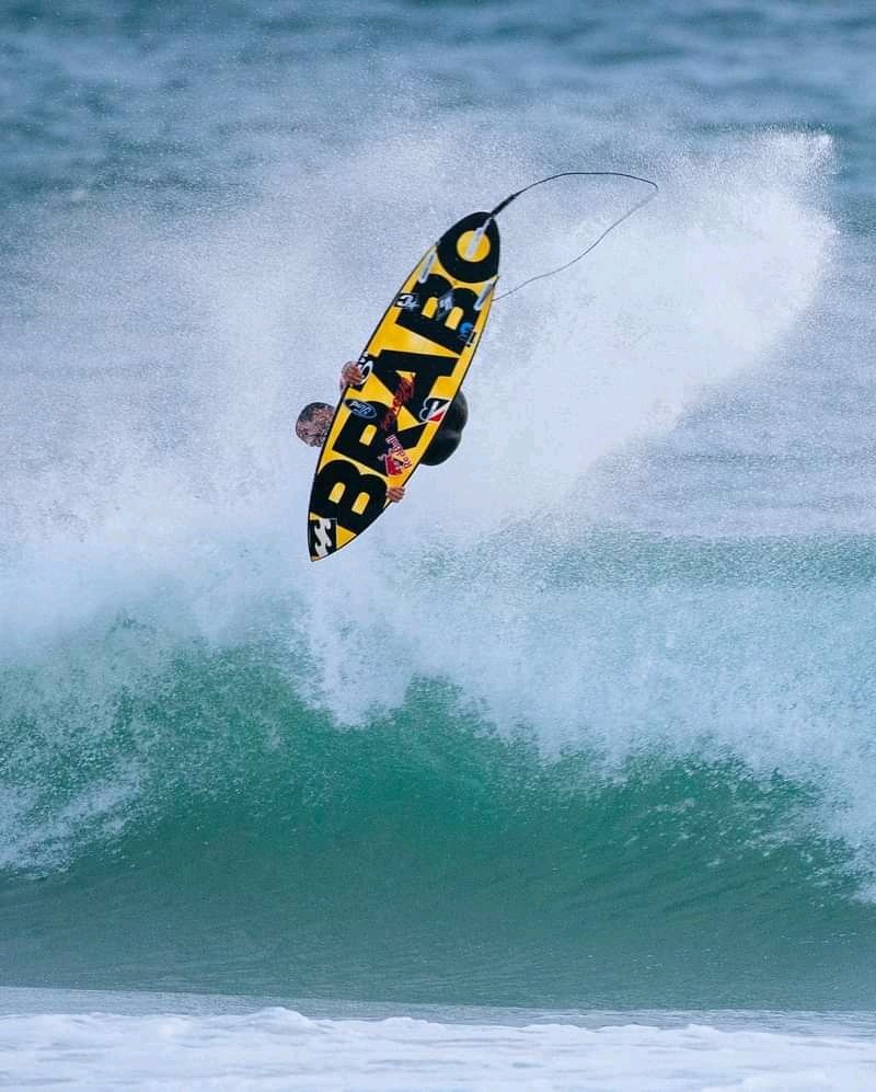 Vamo tudo fé <a href="/italoferreira/">Italo Ferreira</a> 😃🇧🇷 men's round 3  BRABO!!