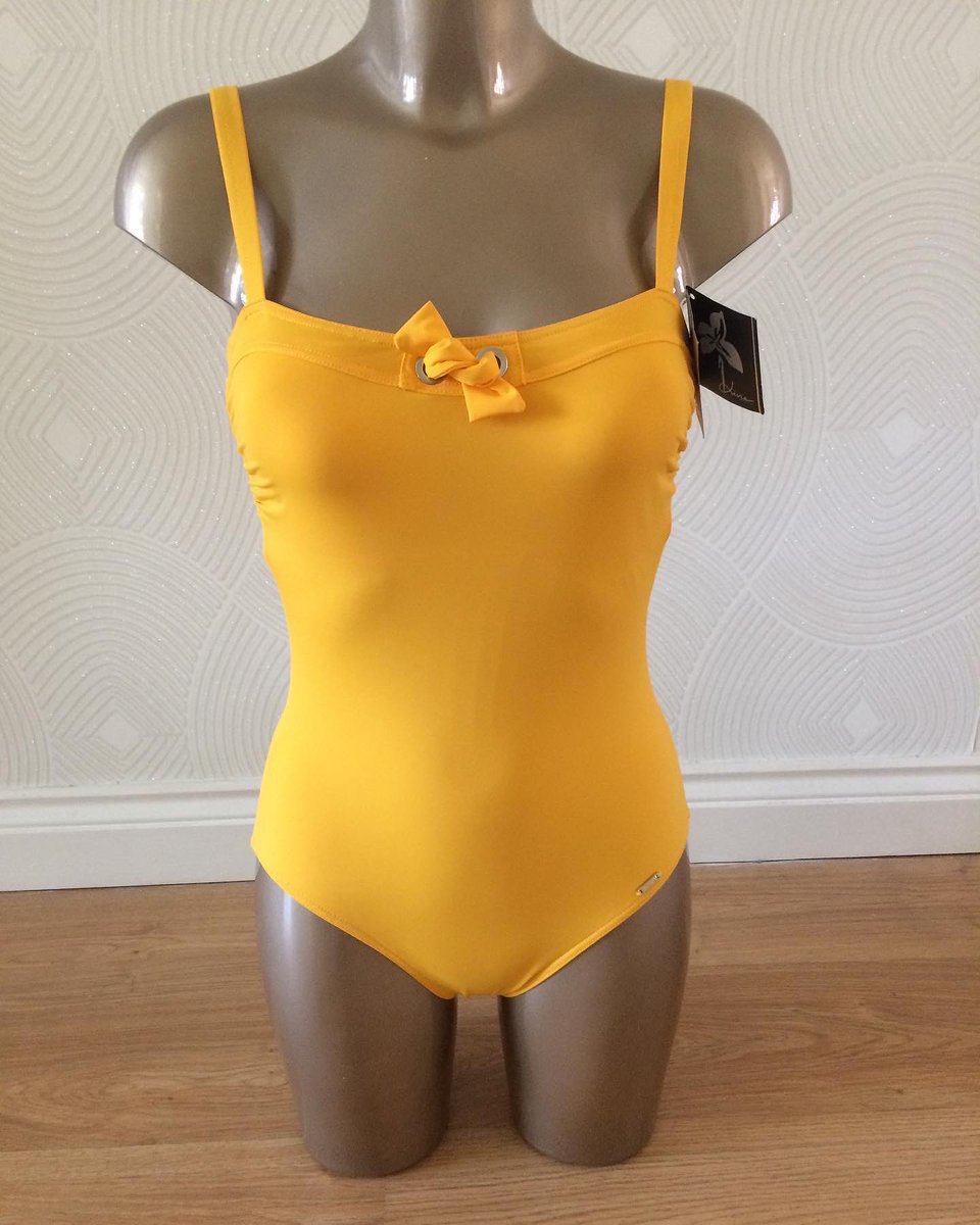 pineapplegiftco's tweet photo. Who needs a little ☀️ in their life right now?
.
This stunning yellow size 10 designer one-piece swimsuit can be yours for just £20 (that’s less than half the RRP!)
.

https://t.co/5mQt6Afb9J or DM to purchase 🛍
. https://t.co/8n7ehSv4aB