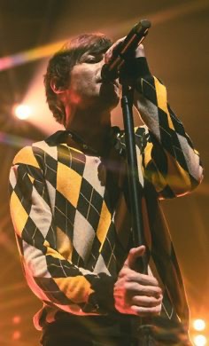 sweetncrxzy_'s tweet photo. I vote #Louies for #BestFanArmy at the #iHeartAwards https://t.co/156tTvSD49