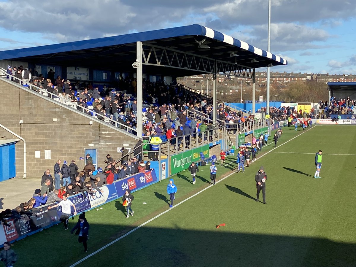 JayneMoobs's tweet photo. Today I’m in the sunshine at Barrow AFC, this week 50 local school children attended a workshop to learn about and discuss discrimination. Great initative from the club and Anti Racist Cumbria 🐝🏹 #AllBluebirdsAllWelcome @BarrowAFC @antiracistcmbra https://t.co/xfAjVJQmEr