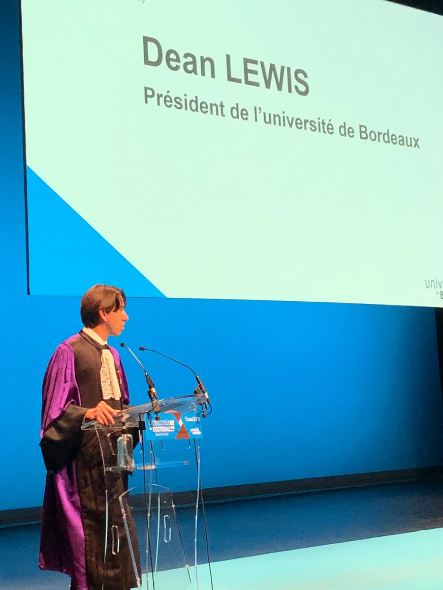 « Je félicite tous nos diplômés aujourd’hui, vous avez fait le choix d’une voie passionnante » - D.Lewis, président de l’université

2000 doctorants sont inscrits à l’université, 500 docteurs sont diplômés chaque année !