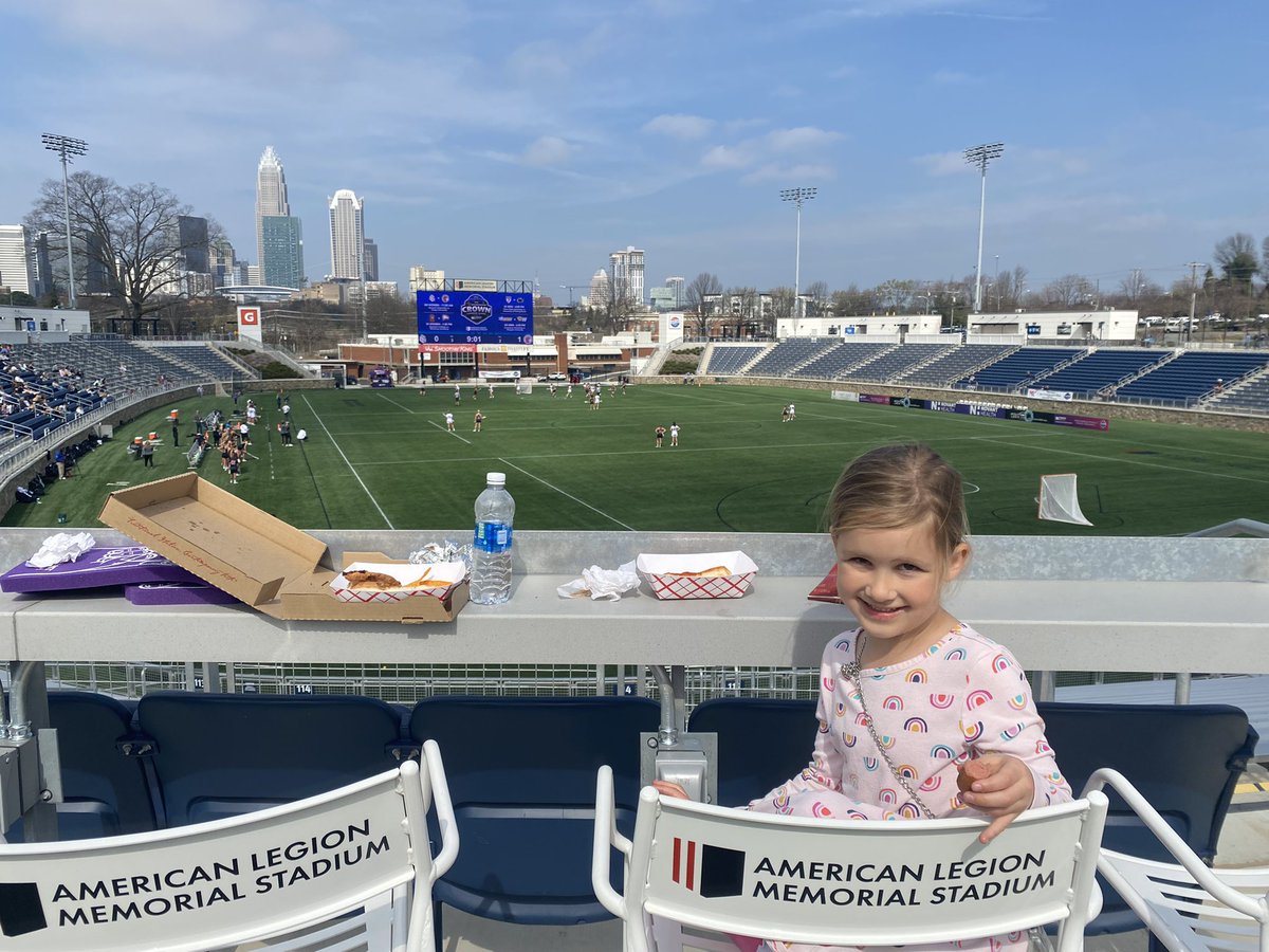 lindseyfronk's tweet photo. Fun times @TheCrownLax! #remarkablecare https://t.co/eMpE0Zks8k