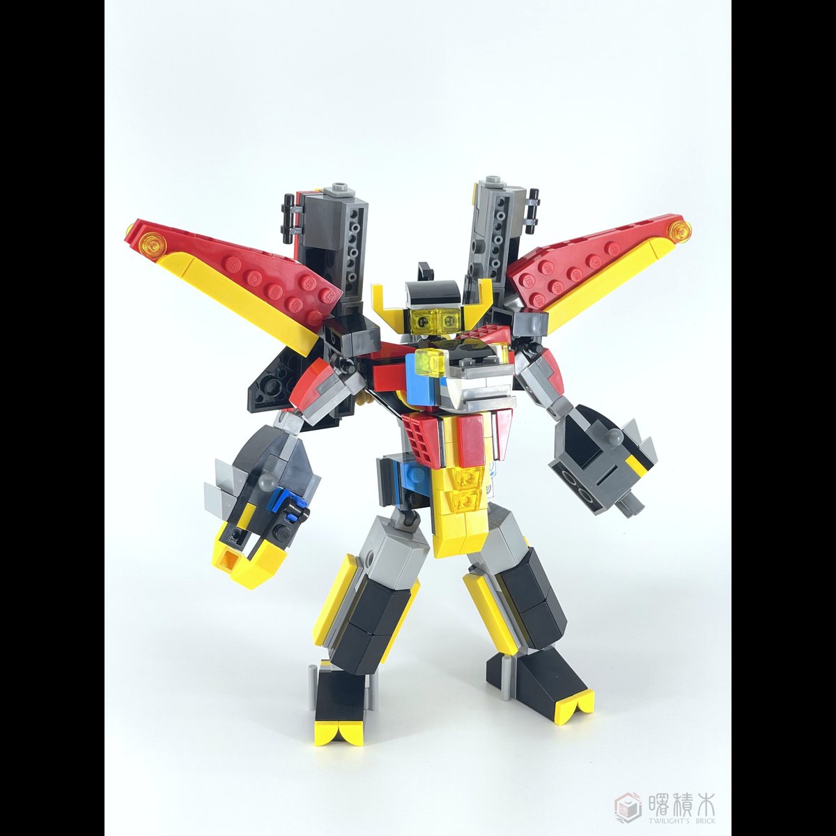 twilightsbrick's tweet photo. LEGO 31124 セットを本物の合体ロボットに改造ました。
#lego #moc #hkmoc #mecha #legomecha #レゴ #合体ロボット #ロボット https://t.co/EvTakyN5sS