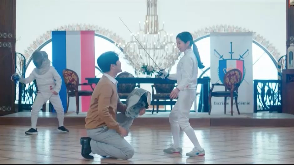 lifewithoppas's tweet photo. Can we all agree that na hee do got the best dad that's why she's now being the best mom for kim min chae? ☹️🥰 
Na hee do — the supportive mom we all need!! 😭 #TwentyFiveTwentyOneEp7 #TwentyFiveTwentyOne https://t.co/oiJbDF37xi