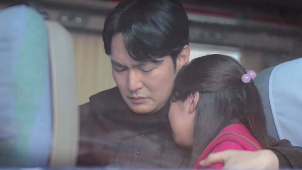 lifewithoppas's tweet photo. Can we all agree that na hee do got the best dad that's why she's now being the best mom for kim min chae? ☹️🥰 
Na hee do — the supportive mom we all need!! 😭 #TwentyFiveTwentyOneEp7 #TwentyFiveTwentyOne https://t.co/oiJbDF37xi