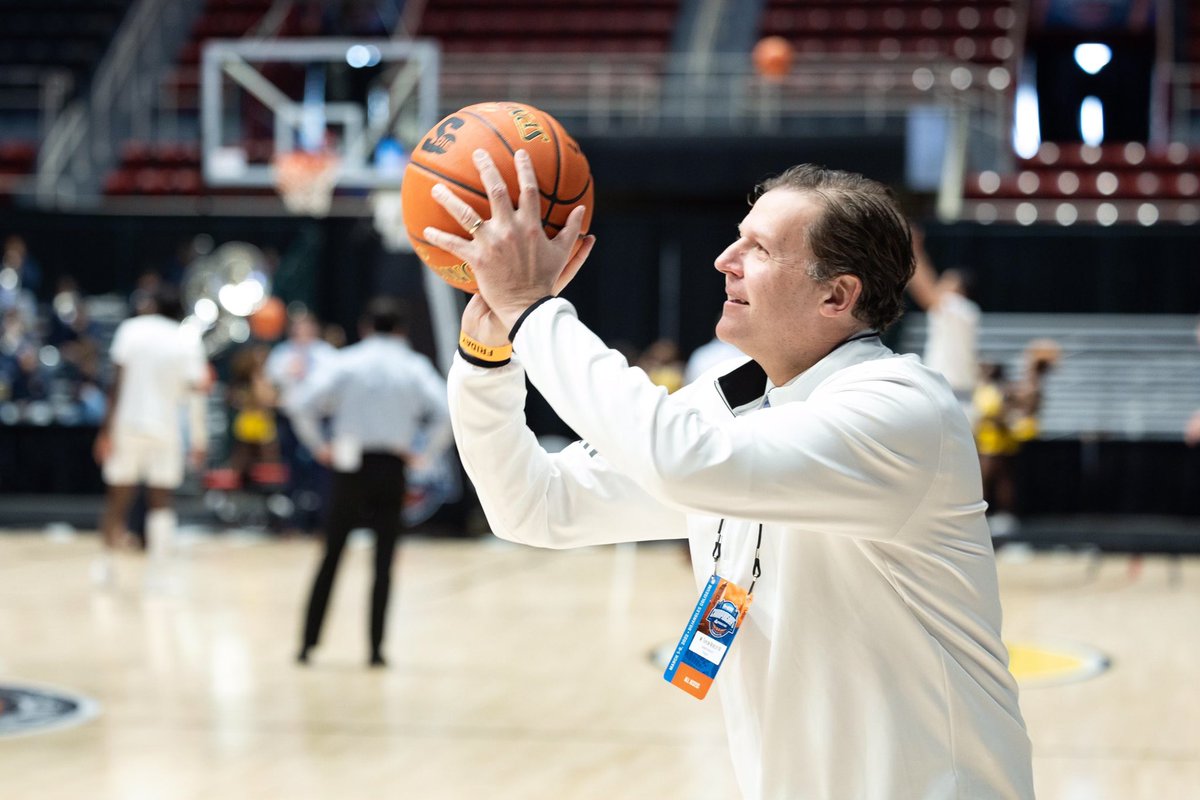 LongwoodLancers's tweet photo. Checking to see if our sixth man (and secret weapon) President Reveley has a year of eligibility left… https://t.co/moiQQYoj9n