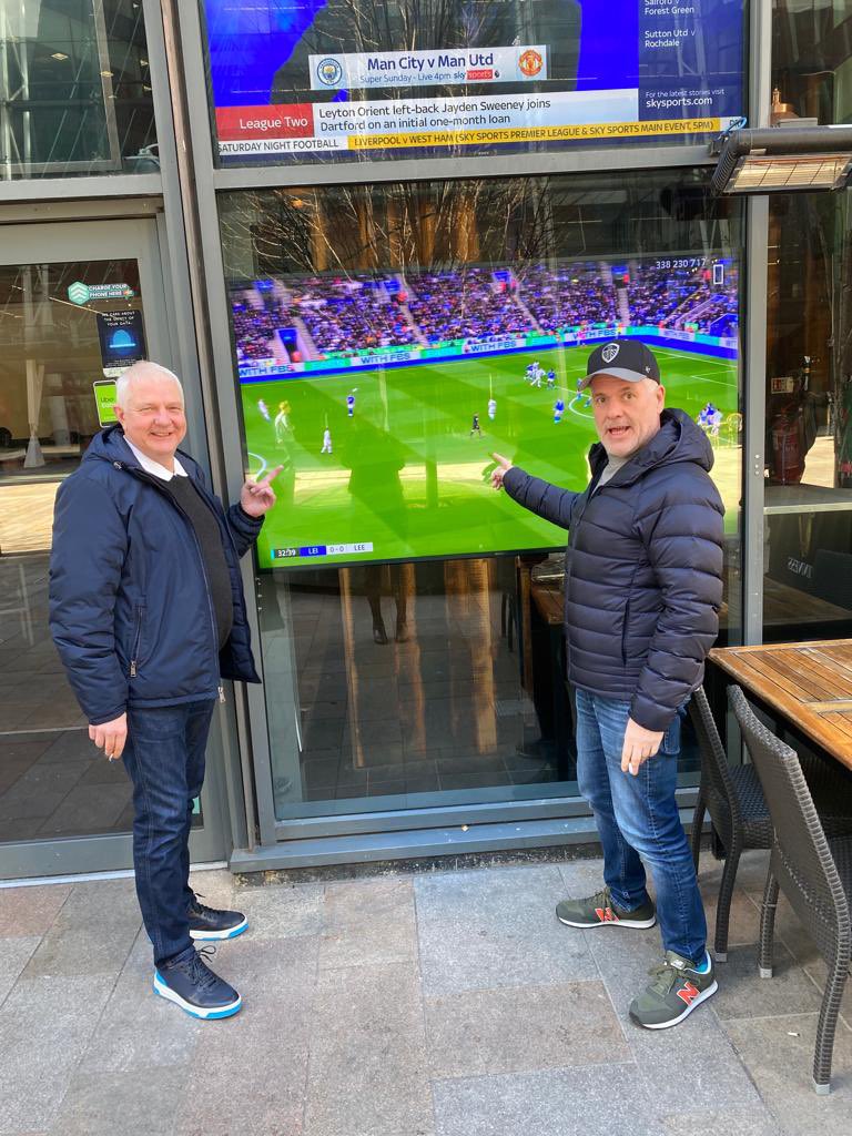 Great afternoon watching <a href="/LUFC/">Leeds United</a> with <a href="/ChrisMoyles/">Chris Moyles</a> and <a href="/JessDeej/">Jessie</a> <a href="/sandeep_lali/">Sandeep Lali</a> shame about the result but we played well 👍🏻