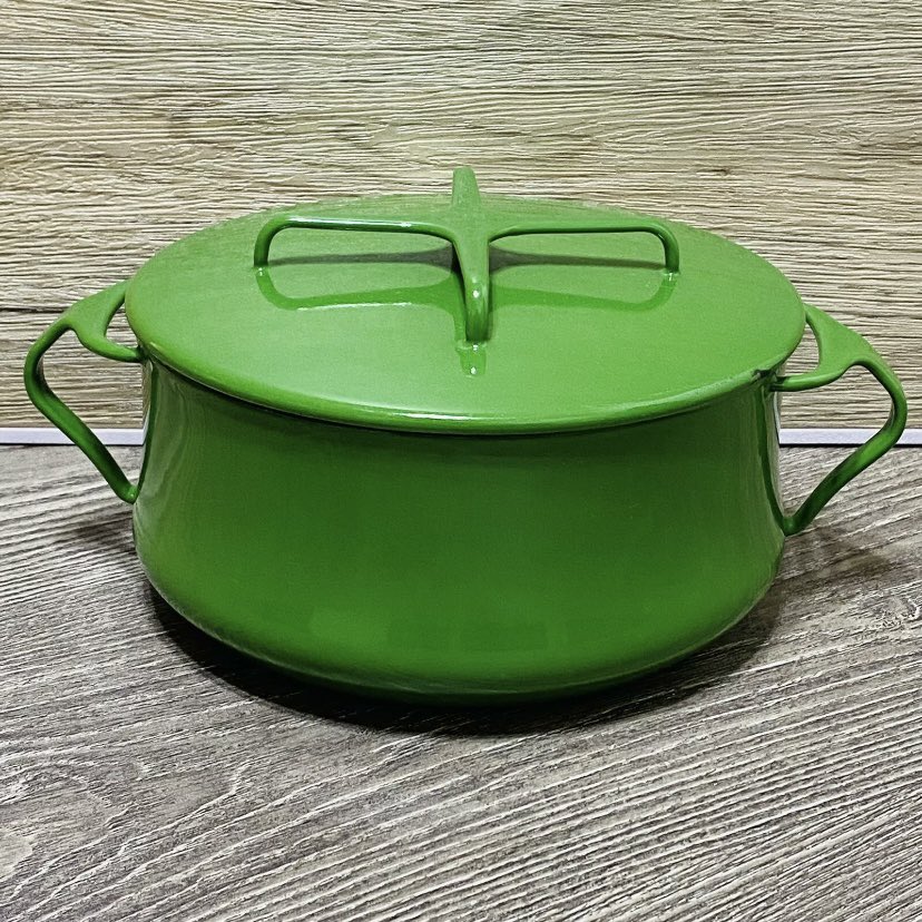 oceanic0817's tweet photo. New item in Oceanic’s Attic! 
Vintage Dansk France Kobenstyle Kelly Green Enamel Casserole Dish 2 Quart $116.99 or best offer #ebayseller #vintage #midcenturymodern 

https://t.co/TK0LxPmAZ3 https://t.co/fRt5wPVILx