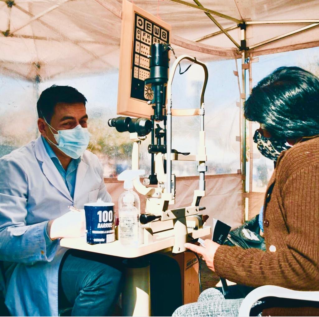 NEXOar's tweet photo. HOY hablamos con  Gastón Valverde, médico oftalmólogo que forma parte de las actividades de control sanitario a población de bajos recursos que realiza @UBAMedicina.

#MundoUBA con @RicBraginski
#CNNRadioArgentina 

https://t.co/4WeDPZ6hbI https://t.co/pLVA9UcleV