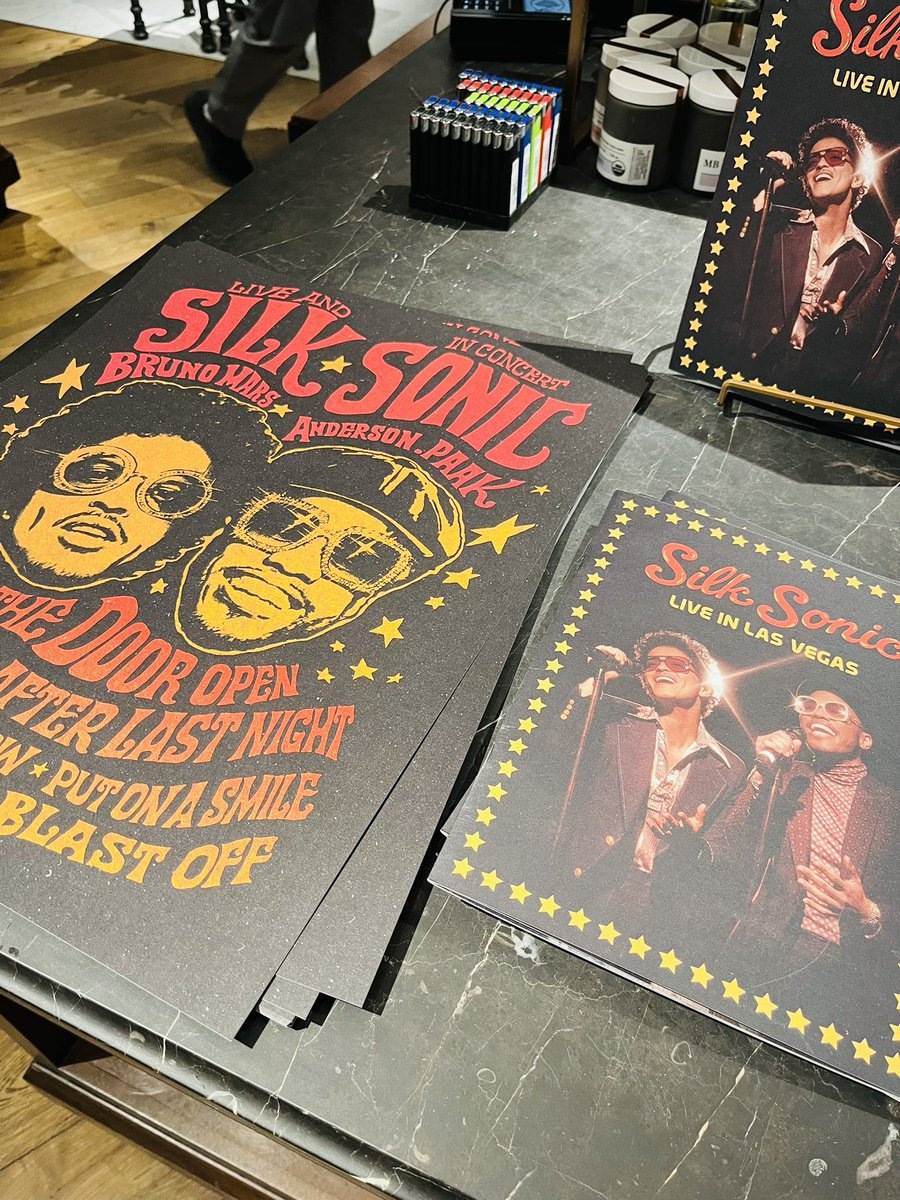 Machi2331's tweet photo. Ready for tonight!#SilkSonic #brunomars #AndersonPaak https://t.co/stCIHDGYcl