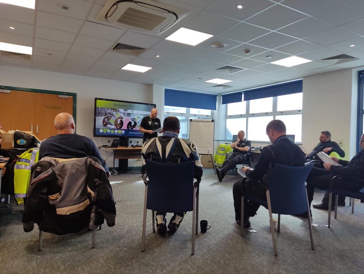 UpRightDerbys's tweet photo. The first class of our @bikesafeuk and it’s sold out !
An attendee said the reason he signed up was because he had spoken to one of the #UpRight staff last year at a #PopUpRight event in ClayCross.  This is music to our ears and we are blown away by the response so far. #ThankYou https://t.co/tSp9OFk4B5