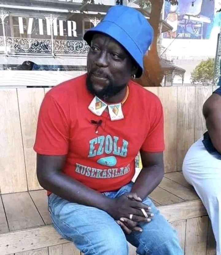 I'm challenging Black Twitter.. To come together and chip in few coins for this legend

Any amount. 

Any person close to Zola 7 please help us with details where can help where we can..