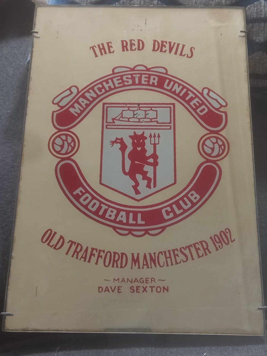 StretfordEndT's tweet photo. Moving house..#thingsyoufind
Mirror from 78/79
Do have one of these @paulenglish1961 ? https://t.co/xFcFQSefj8
