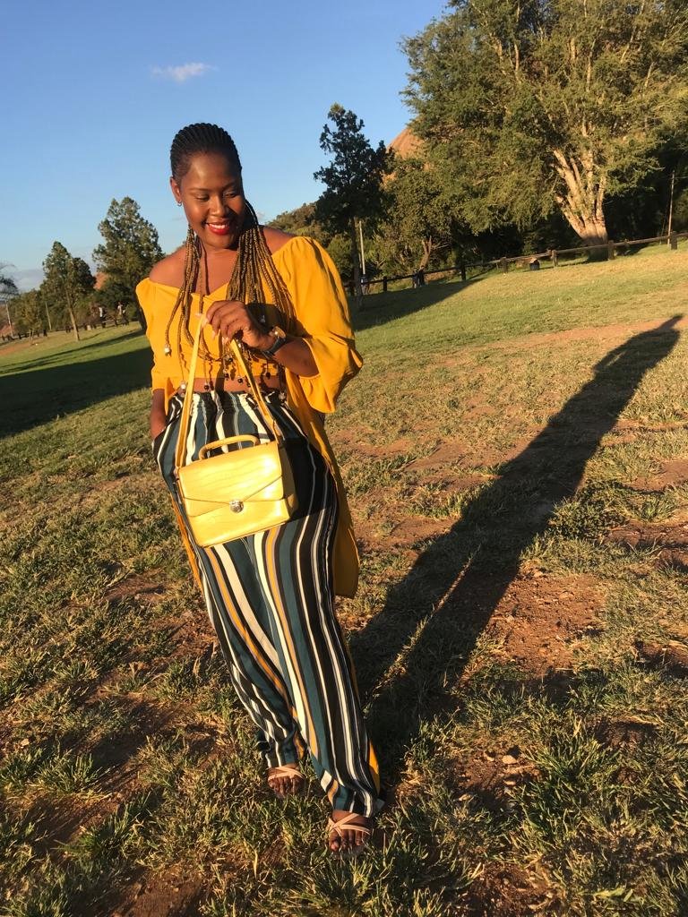 MoohPolly's tweet photo. Entlek kgopela boyfriend 😫 https://t.co/hdQg1WHWfy