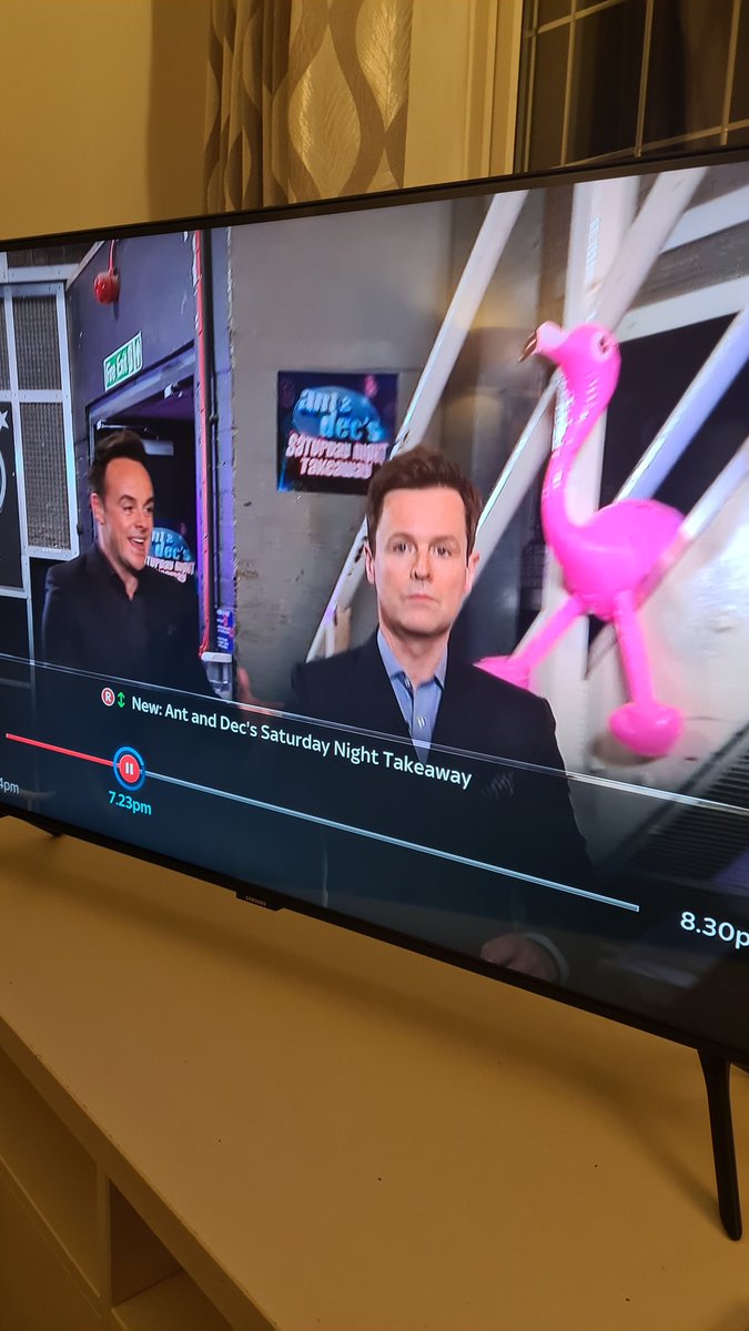 jo_jojoan21's tweet photo. #SaturdayNightTakeaway #ICanSeeYourThing https://t.co/d65CYOAhOd