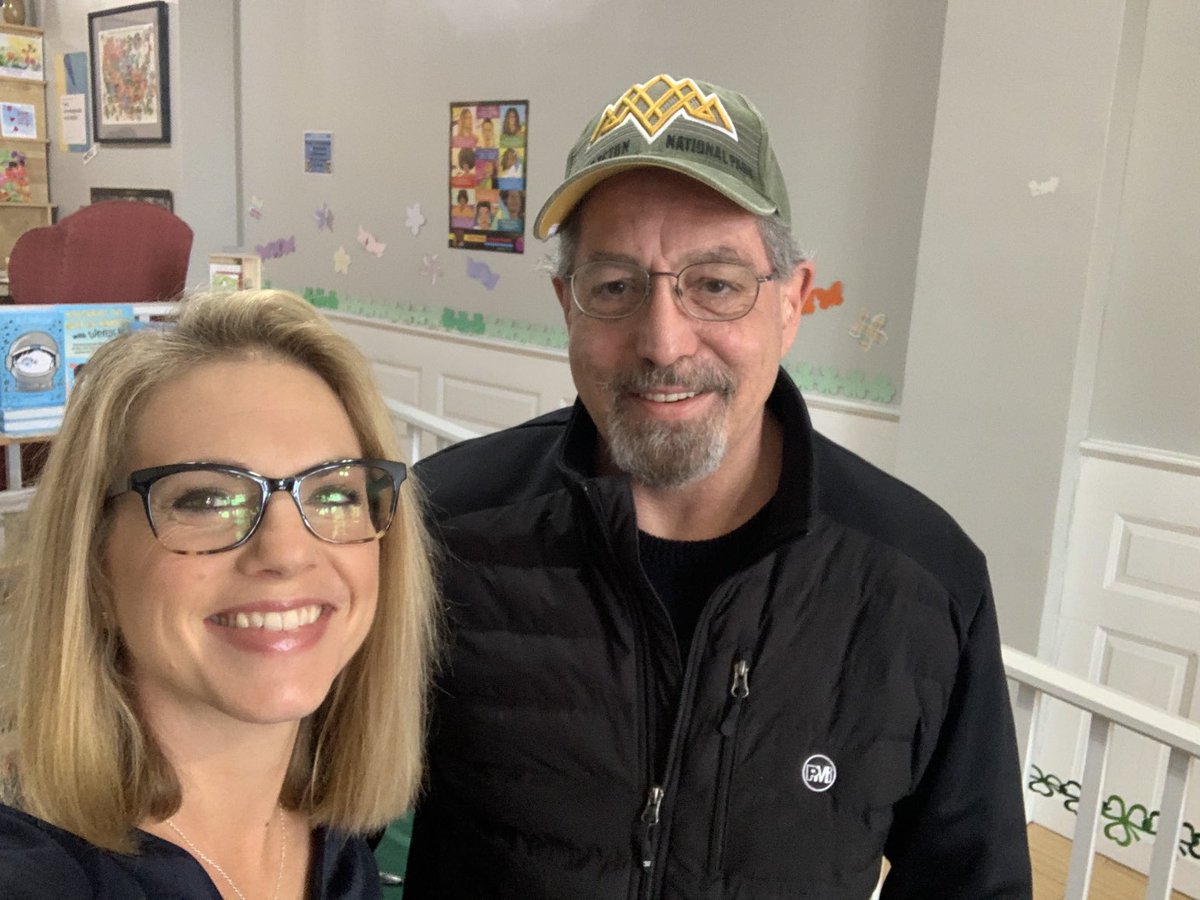JessicaStoneTV's tweet photo. Always love meeting new people like Tim Valek at book signings….#veteran #serving #crossingthedivide https://t.co/kGEKBWOAzl