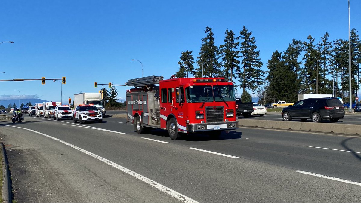 NanaimoFire's tweet photo. Yesterday, our @IAFF905 Firefighters along with @NanaimoRCMP and @BC_EHS supported the Wounded Warrior Run BC as it traveled through Nanaimo.   As always, proud to represent @cityofnanaimo. https://t.co/4mWublo0u8