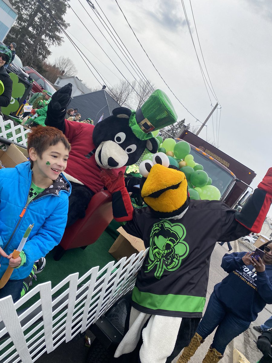 WBSPensPartners's tweet photo. Look who we found at the @CityofPittston St. Patrick’s Day Parade!  It’s the @TLnews TL Bear! https://t.co/ydrv4tmeu4