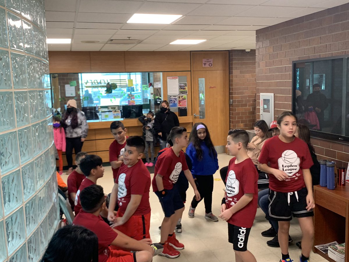 LeydenTwpRec's tweet photo. It’s a great day for 🏀!
LET’S GO LEYDEN!
#leydenpride #weareleyden #leydenrocks #basketball #bball #ballislife #hoopin #LTHoops #hoops #pictureday https://t.co/C6yD2P9Q8L