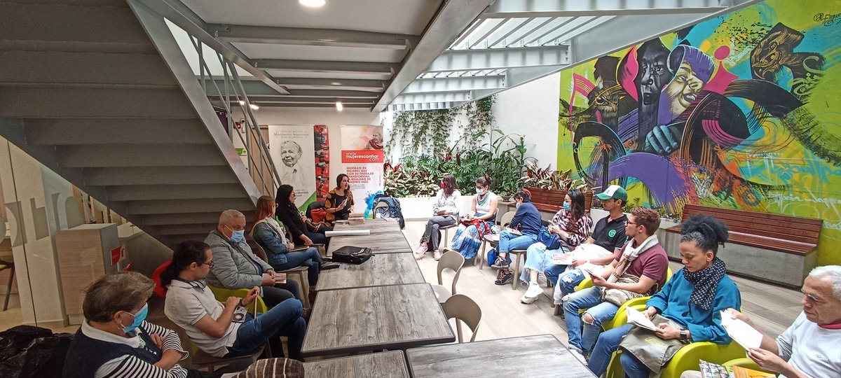 Mujeres Confiar tweet media