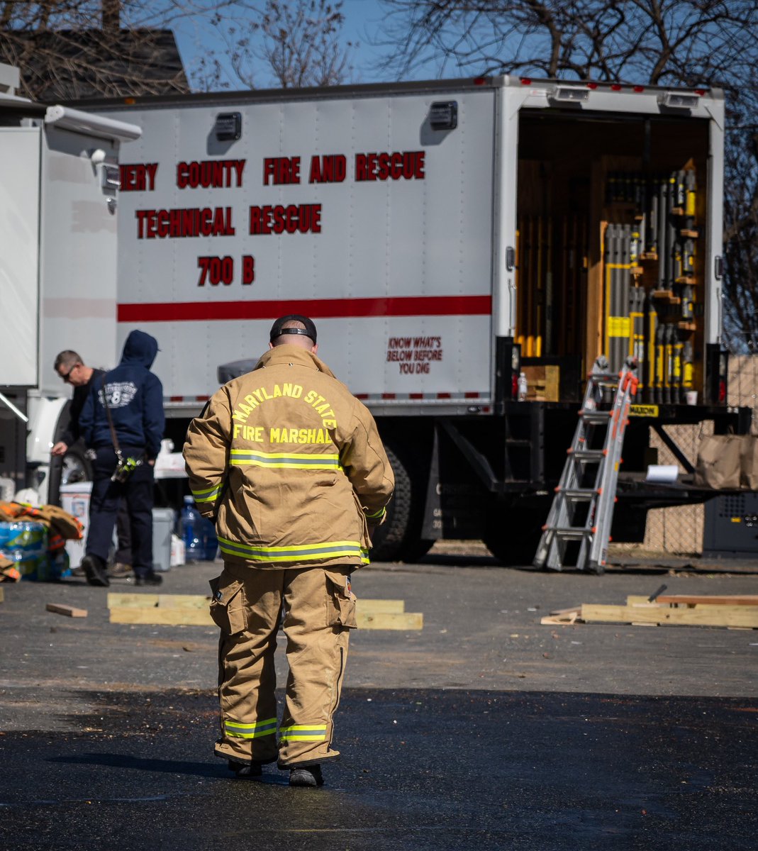 RedCrossNCGC's tweet photo. #RedCross workers continue to work alongside partners, assisting residents impacted by an explosion that displaced ~100 people in Silver Spring MD on March 3rd. Those in need of assistance may go to the @MontgomeryCoMD  White Oak Recreation Center Shelter or call 1-800-RED CROSS. https://t.co/mXTCVhnkDx