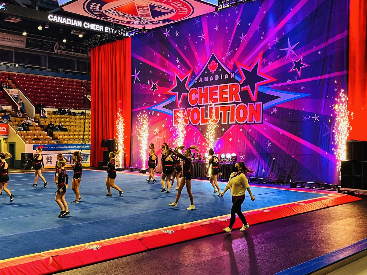 msmelanielavery's tweet photo. #CheerEvolutionOntarioChampionship @CheerEvolution ❤️🖤 #LondonHeatTeamDynamite https://t.co/LVDLlBmoYZ